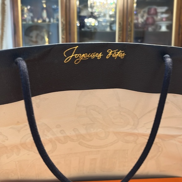 Limited edition holiday Louis Vuitton shopping bag purchased in Paris - Picture 2 of 2